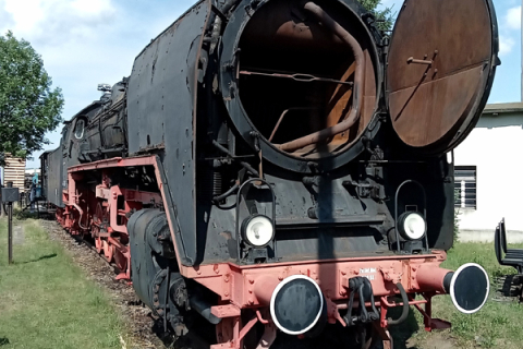 Blick in die Rauchkammer der in Wülknitz aufgestellten Lok 44 351. Foto vom 27. Juni 2021: Tom Radics